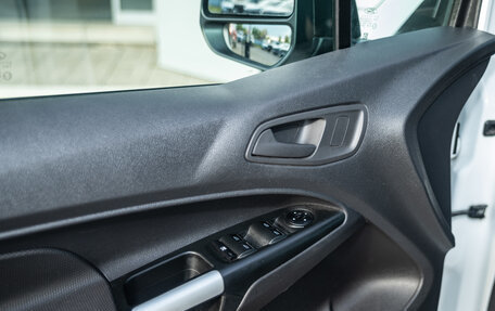 Ford Tourneo Connect II рестайлинг, 2017 год, 1 350 000 рублей, 17 фотография