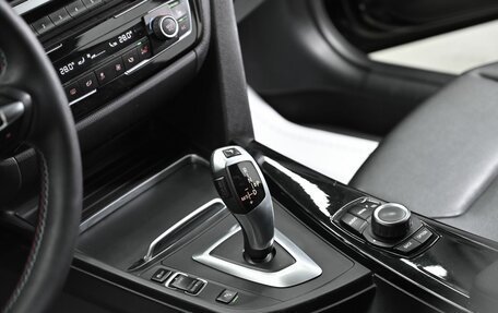BMW 3 серия, 2018 год, 1 645 000 рублей, 14 фотография