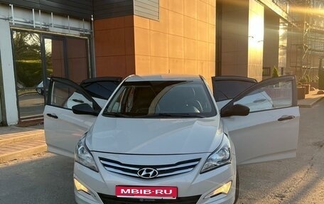 Hyundai Solaris II рестайлинг, 2015 год, 1 160 000 рублей, 1 фотография