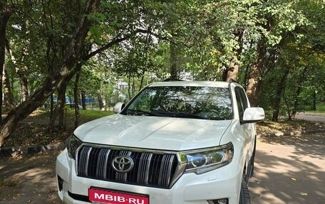 Toyota Land Cruiser Prado 150 рестайлинг 2, 2019 год, 4 999 000 рублей, 1 фотография