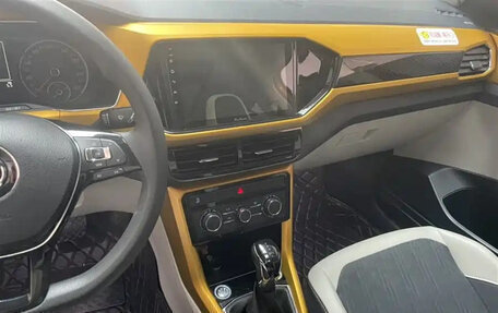 Volkswagen T-Cross I, 2021 год, 1 200 000 рублей, 9 фотография