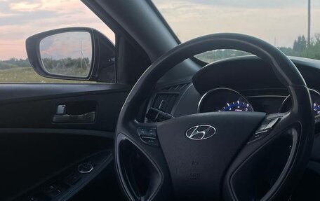 Hyundai Sonata VI, 2010 год, 1 050 000 рублей, 6 фотография