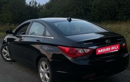 Hyundai Sonata VI, 2010 год, 1 050 000 рублей, 3 фотография