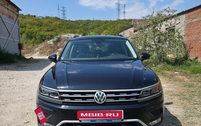 Volkswagen Tiguan II, 2019 год, 2 400 000 рублей, 1 фотография
