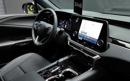Lexus RX IV рестайлинг, 2025 год, 7 700 000 рублей, 24 фотография
