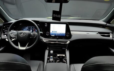 Lexus RX IV рестайлинг, 2025 год, 7 700 000 рублей, 26 фотография