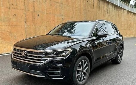 Volkswagen Touareg III, 2022 год, 4 500 000 рублей, 1 фотография