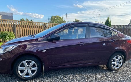 Hyundai Solaris II рестайлинг, 2011 год, 760 000 рублей, 1 фотография