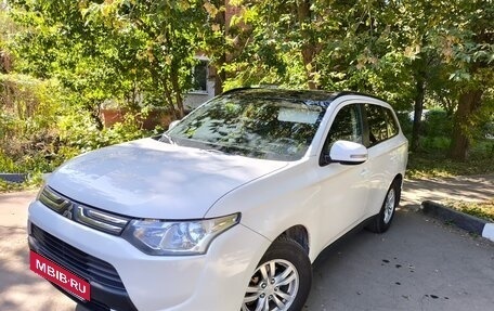Mitsubishi Outlander III рестайлинг 3, 2013 год, 1 300 000 рублей, 7 фотография