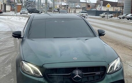Mercedes-Benz E-Класс, 2019 год, 5 000 000 рублей, 1 фотография