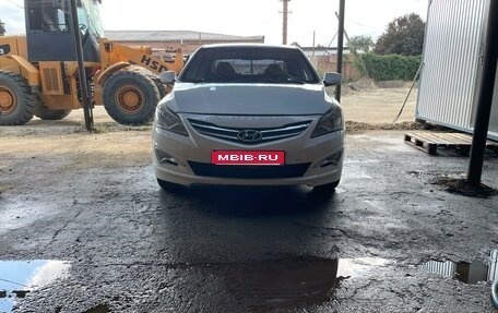Hyundai Solaris II рестайлинг, 2016 год, 855 900 рублей, 1 фотография