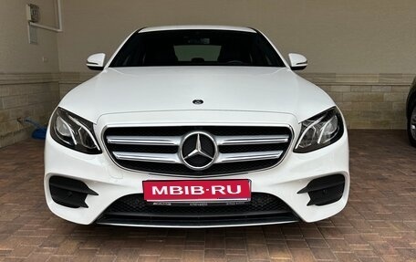 Mercedes-Benz E-Класс, 2019 год, 3 850 000 рублей, 1 фотография