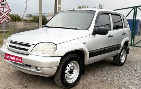 Chevrolet Niva I рестайлинг, 2005 год, 270 000 рублей, 1 фотография