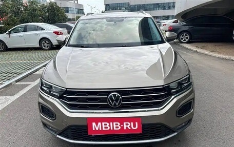 Volkswagen T-Roc I, 2021 год, 1 275 000 рублей, 2 фотография