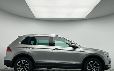 Volkswagen Tiguan II, 2018 год, 2 350 000 рублей, 4 фотография