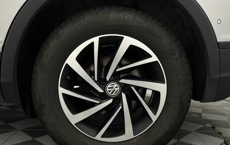 Volkswagen Tiguan II, 2018 год, 2 350 000 рублей, 10 фотография