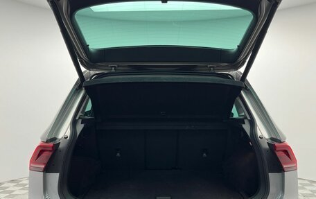 Volkswagen Tiguan II, 2018 год, 2 350 000 рублей, 13 фотография