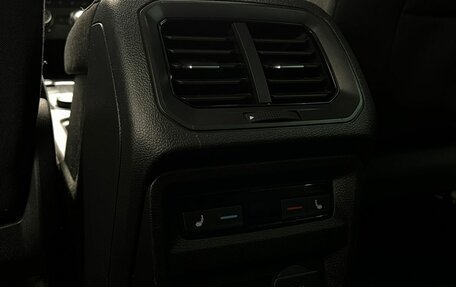 Volkswagen Tiguan II, 2018 год, 2 350 000 рублей, 15 фотография