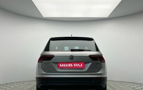 Volkswagen Tiguan II, 2018 год, 2 350 000 рублей, 6 фотография