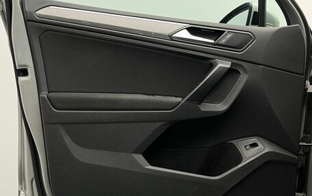 Volkswagen Tiguan II, 2018 год, 2 350 000 рублей, 17 фотография