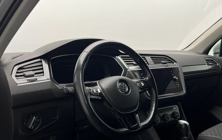 Volkswagen Tiguan II, 2018 год, 2 350 000 рублей, 19 фотография