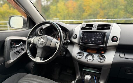 Toyota RAV4, 2005 год, 999 000 рублей, 10 фотография