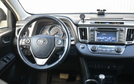 Toyota RAV4, 2014 год, 1 899 999 рублей, 9 фотография