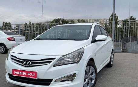 Hyundai Solaris II рестайлинг, 2015 год, 1 100 000 рублей, 1 фотография