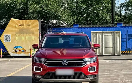 Volkswagen T-Roc I, 2021 год, 1 250 000 рублей, 2 фотография