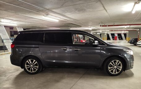 KIA Carnival III, 2017 год, 2 650 000 рублей, 1 фотография