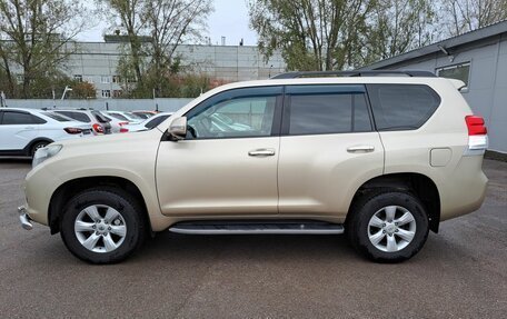Toyota Land Cruiser Prado 150 рестайлинг 2, 2011 год, 2 319 000 рублей, 10 фотография