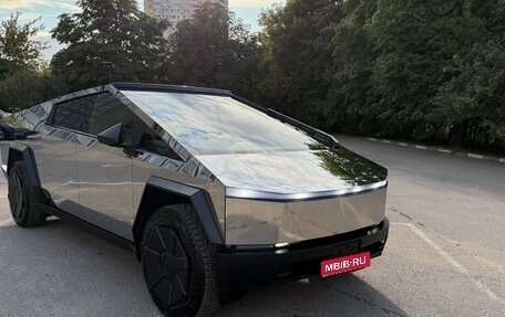 Tesla Cybertruck, 2024 год, 34 400 000 рублей, 1 фотография