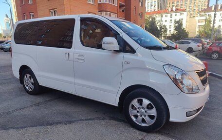Hyundai Grand Starex Grand Starex I рестайлинг 2, 2015 год, 1 980 000 рублей, 4 фотография