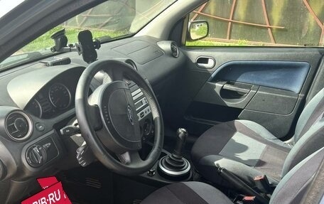 Ford Fiesta, 2004 год, 220 000 рублей, 4 фотография
