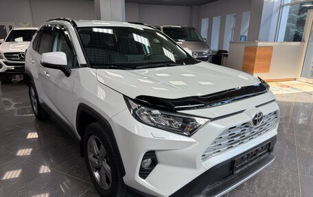Toyota RAV4, 2020 год, 3 150 000 рублей, 2 фотография