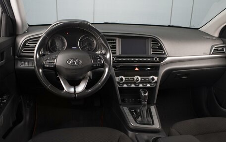 Hyundai Elantra VI рестайлинг, 2019 год, 1 380 000 рублей, 6 фотография