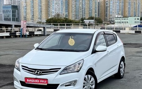 Hyundai Solaris II рестайлинг, 2015 год, 799 000 рублей, 1 фотография