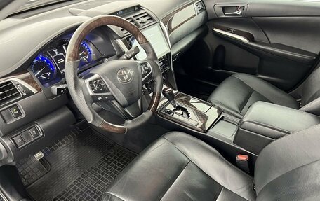 Toyota Camry, 2015 год, 1 900 000 рублей, 10 фотография