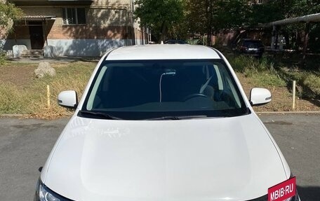 Mitsubishi Outlander III рестайлинг 3, 2021 год, 2 300 000 рублей, 8 фотография