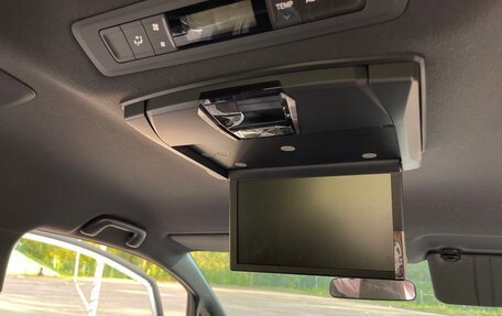 Toyota Noah III, 2019 год, 2 400 000 рублей, 2 фотография
