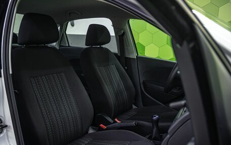 Volkswagen Polo VI (EU Market), 2019 год, 1 300 000 рублей, 11 фотография