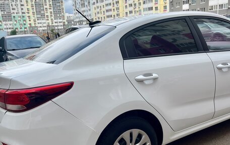 KIA Rio IV, 2018 год, 950 000 рублей, 6 фотография