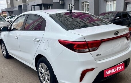 KIA Rio IV, 2018 год, 950 000 рублей, 4 фотография