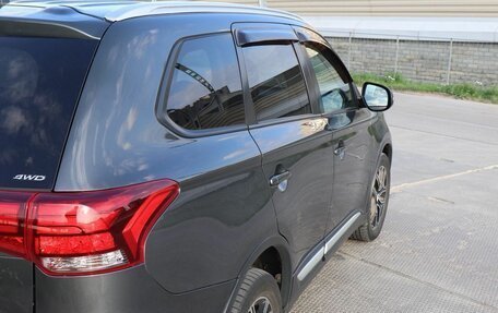 Mitsubishi Outlander III рестайлинг 3, 2016 год, 1 890 000 рублей, 6 фотография