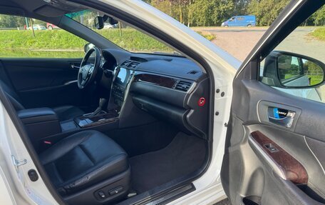 Toyota Camry, 2017 год, 1 750 000 рублей, 6 фотография
