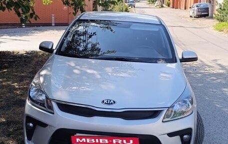 KIA Rio IV, 2018 год, 1 550 000 рублей, 2 фотография