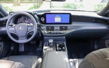 Lexus LS IV, 2024 год, 11 000 000 рублей, 9 фотография