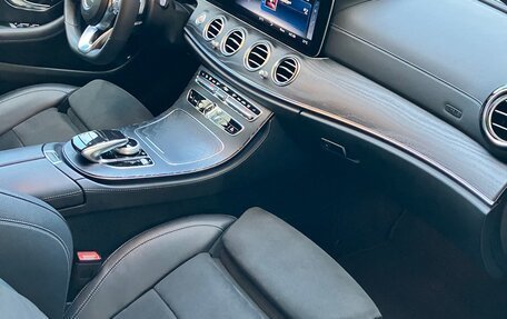 Mercedes-Benz E-Класс, 2018 год, 3 750 000 рублей, 6 фотография