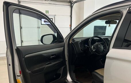 Mitsubishi Outlander III рестайлинг 3, 2013 год, 1 195 000 рублей, 4 фотография