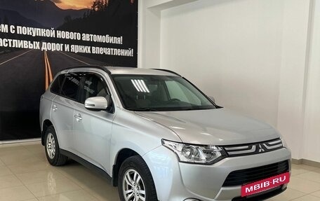 Mitsubishi Outlander III рестайлинг 3, 2013 год, 1 195 000 рублей, 3 фотография